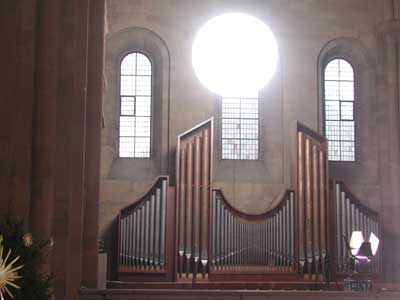 hmi-leuchtballons im mainzer dom